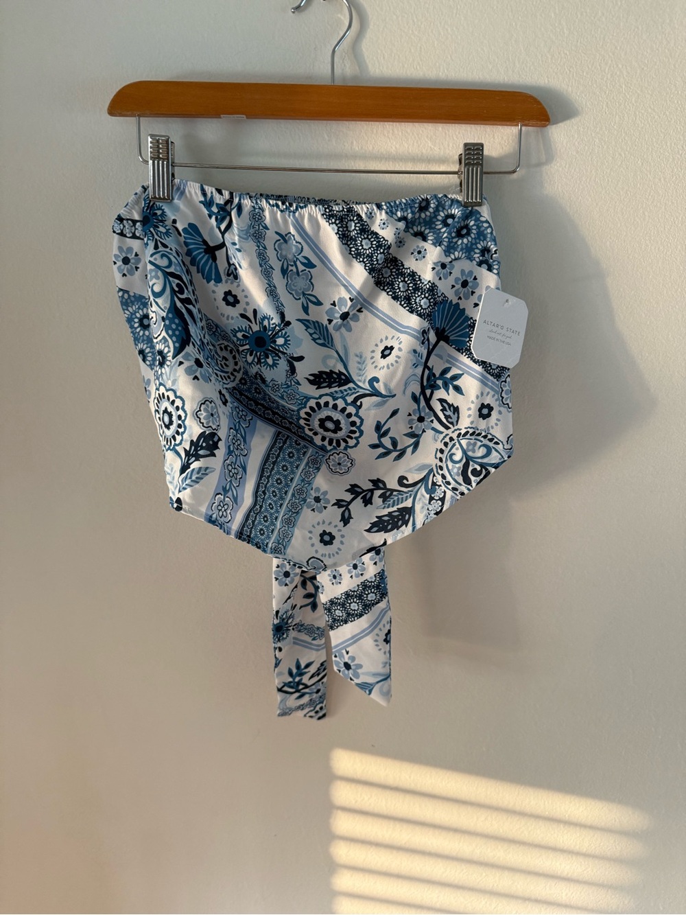 Blue Floral Bandana-Style Decorative Top